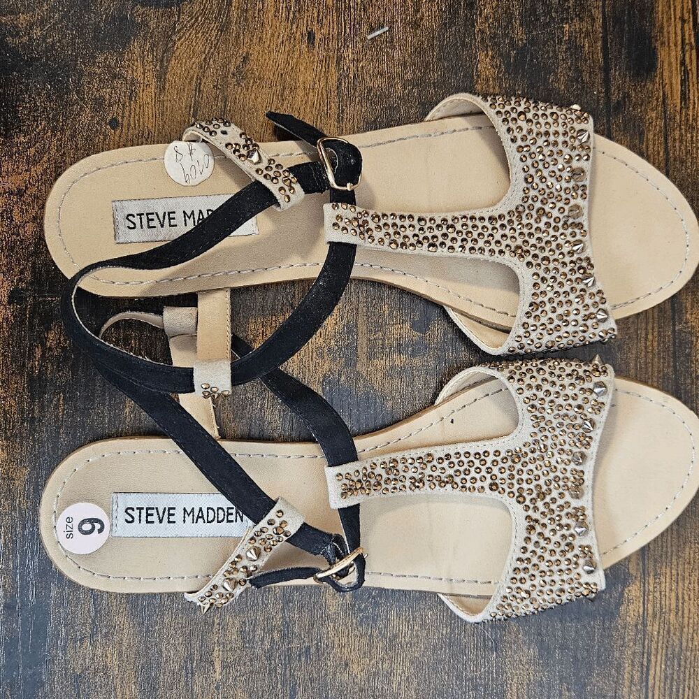 Steve Madden Torment Spike Studded T-Strap Flat Sandals Women's Tan/Gold Size 9
